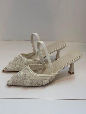 FINAL! Elegant Ivory Lace Pointed Slingback Heels
